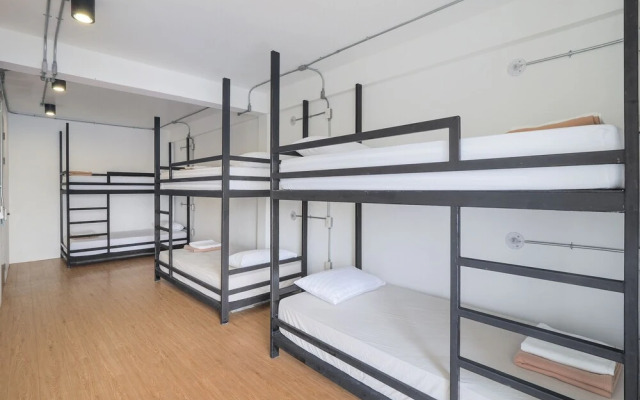 OYO 820 Labkoff Cafe and Hostel