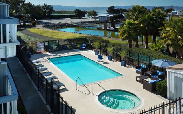 The Marina Inn on San Francisco Bay