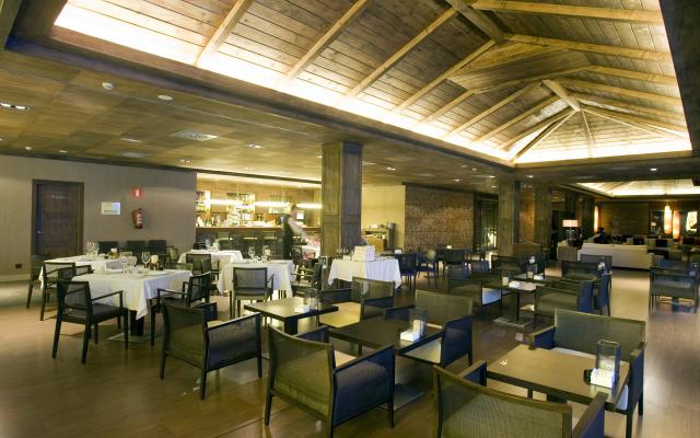 Hotel Val De Neu