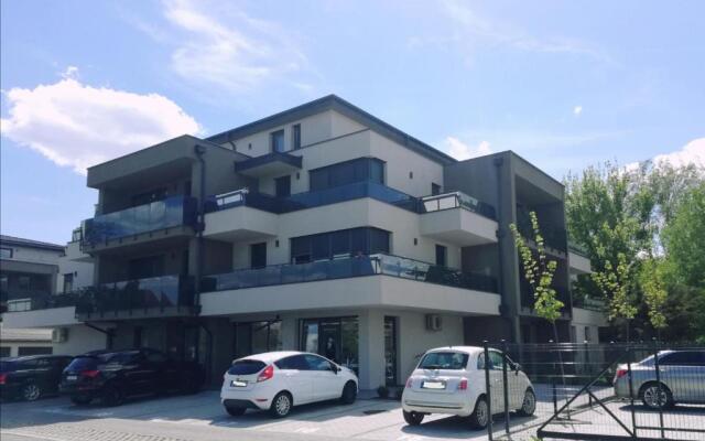 Lakeside Family & Studio Apartments