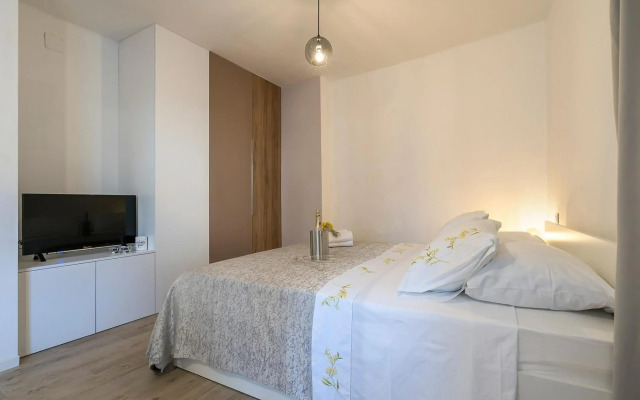 Studio Apartments Petar in old part of town