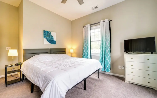 Wilmington Getaway Near Riverwalk + Downtown!