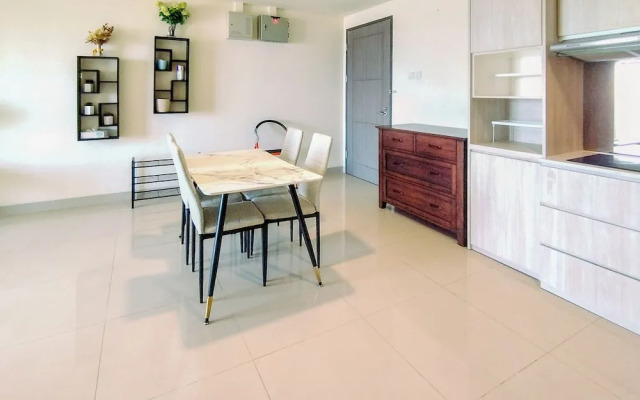 Homey Designed 2BR in City Center at Praxis Apartment