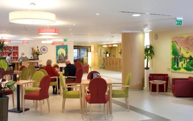 Résidence Services Seniors Domitys - Les Jardins De Reverdy