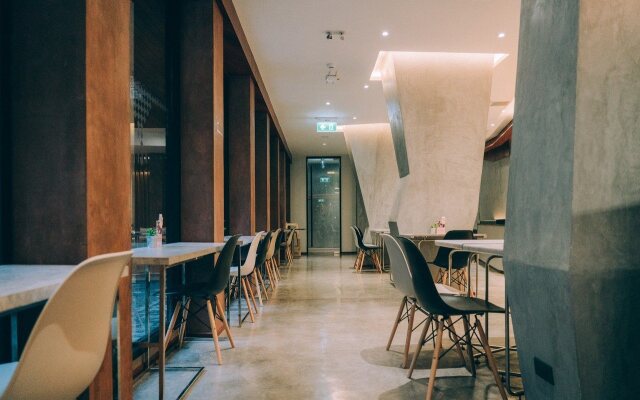 Hotel VELA be Bangkok Ratchathewi