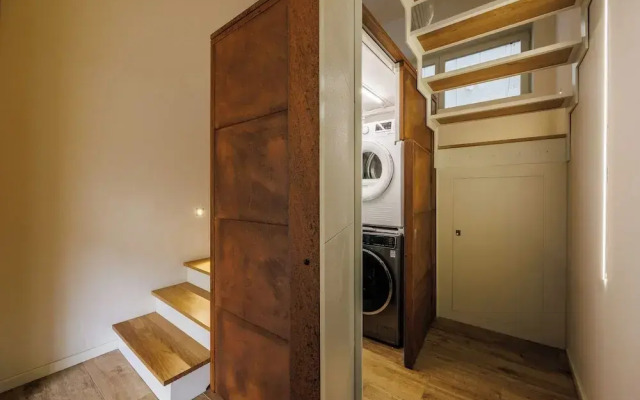 Lucy Florence Charming Modern Apartment