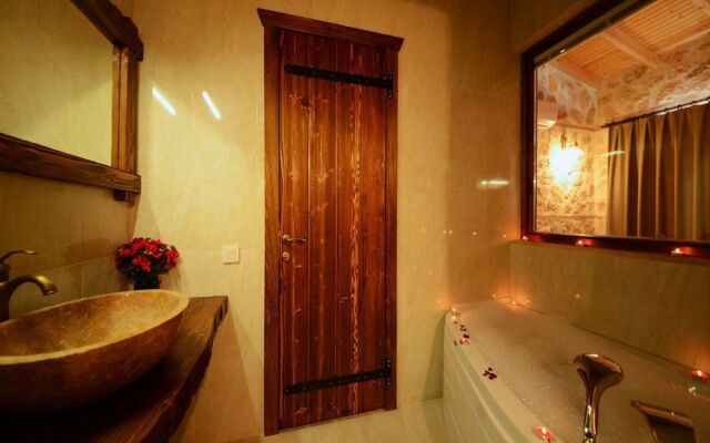 Villa Selen by Akdenizvillam