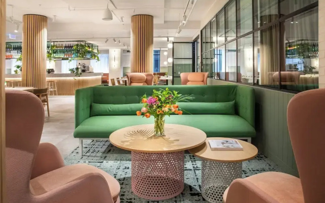 Holiday Inn Melbourne Bourke Street Mall by IHG