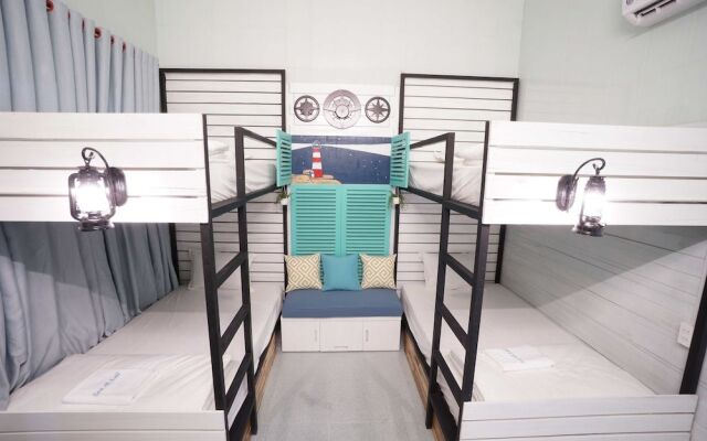 Sea & Sail Hostel