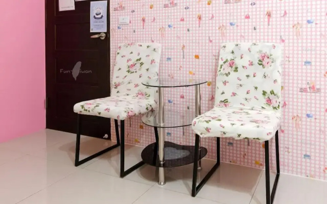 Santorini Family Themed Inn