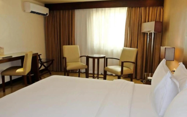 Mandarin Plaza Hotel