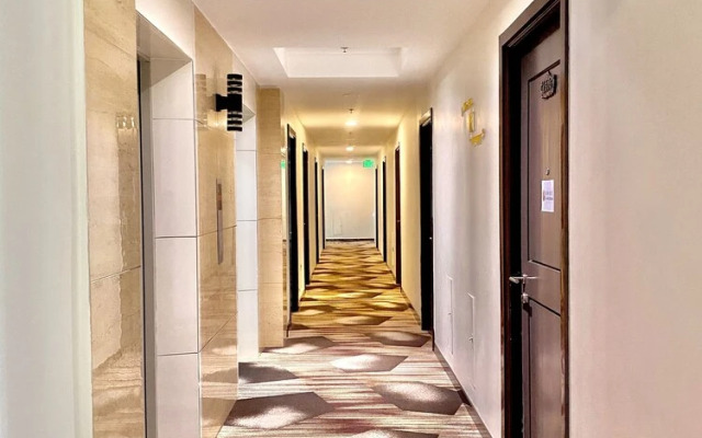 I Suites Hotel