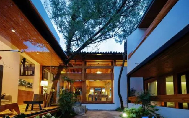 Lijiang Ruixi Xijianshu Yinluxury Fragrance Hotel