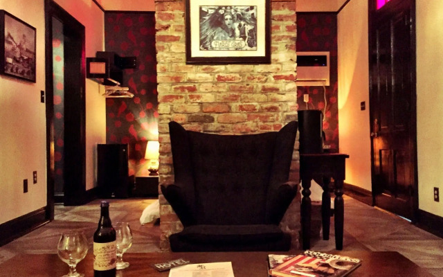 Royal Street Inn and R Bar