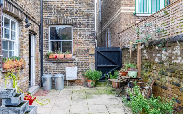 Trendy 2BD House 5 Mins From Willesden Junction!
