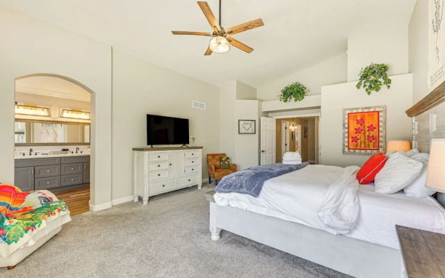 Centrally Located Gilbert Home: Patio & Grill!