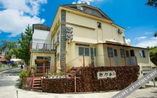 Sanyueshe Theme Inn