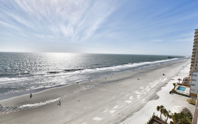 0906 Waters Edge Resort 1 Bedroom Condo by RedAwning