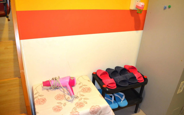 Holo Hostel