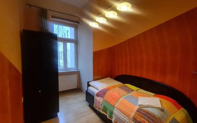 Simple Room Long Stay Central Location