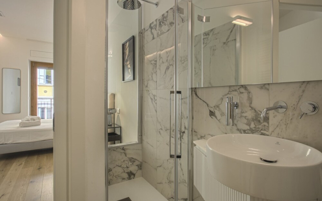 Milan Chic Luxury Apartments-hosted by Sweetstay