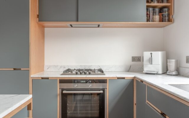 Modern 2 Bedroom Apartment With Balcony Close To Borough tube