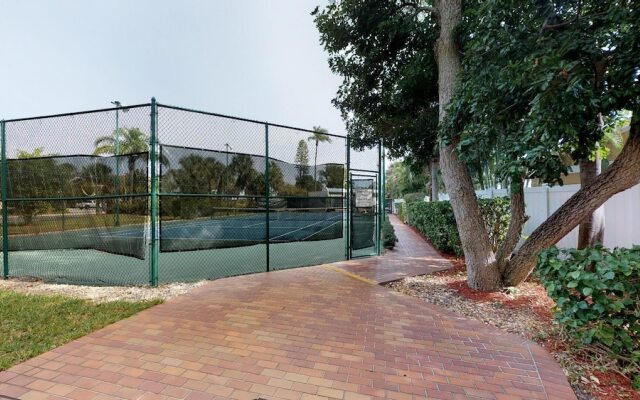 Sun Plaza West - 214