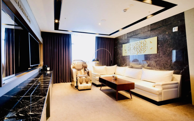 Golden Business Hotel