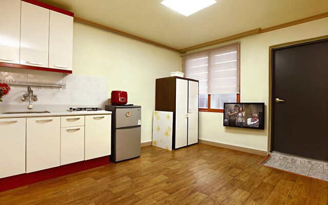 Pocheon Sanjeong Lake Travel Sketch Pension