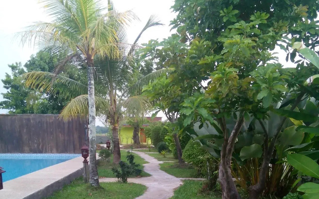 Ban Pool Green View Resort