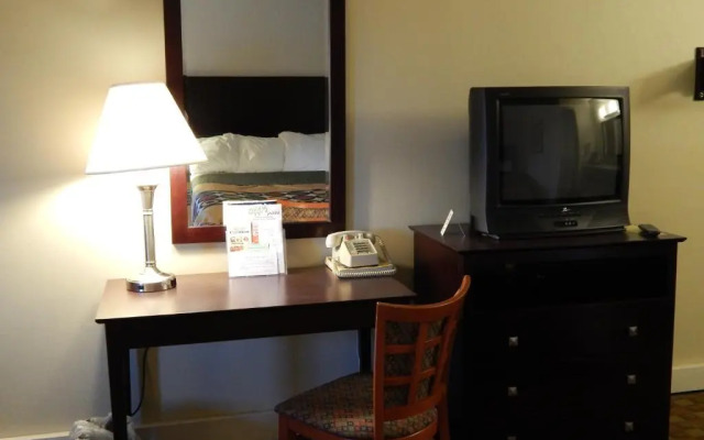 Super 8 White River Junction
