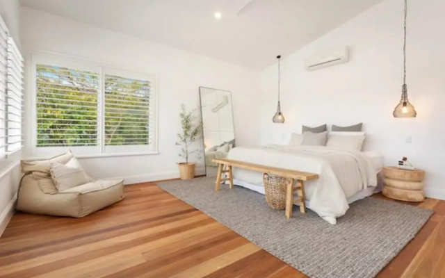 Fuller Holidays - Hacienda, Luxury 5 bedroom home with pool – Guest Rooms – Byron Bay