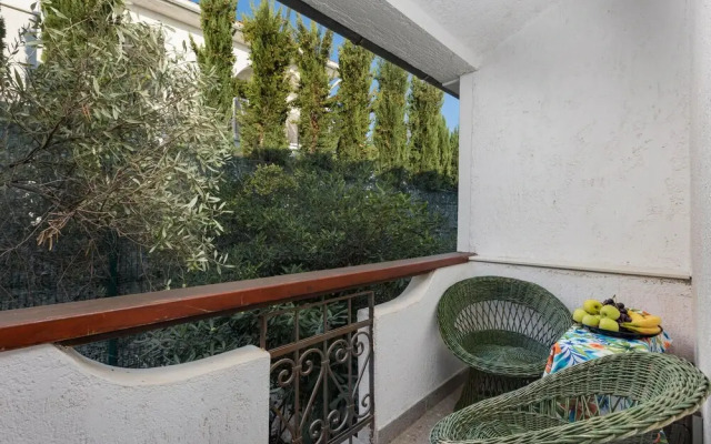 Nice Home in Pinezici With Wifi and 4 Bedrooms