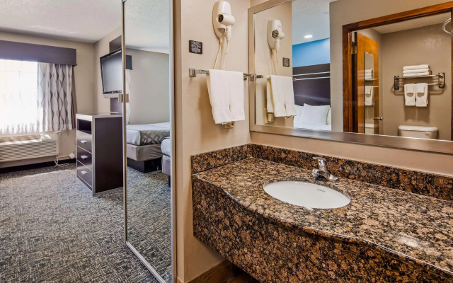 Red Roof Inn & Suites Jackson - Richland