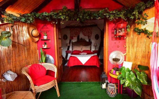 Le Colombier De Cyrano Et Roxane