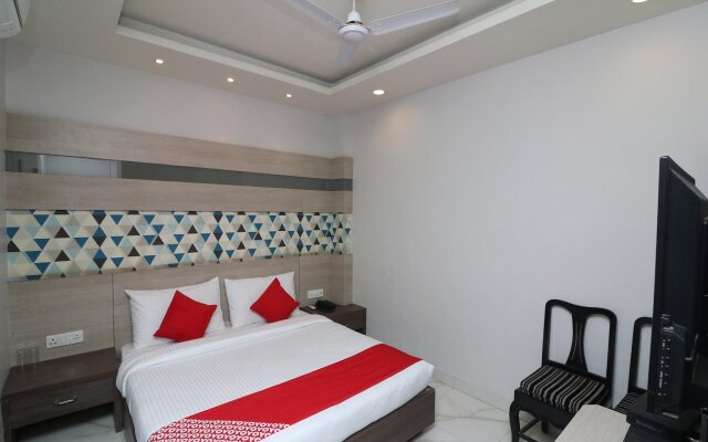 OYO 7044 Hotel Megha