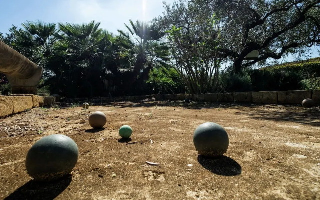 Sun-drenched Estate Close to Sciacca Near the Beach