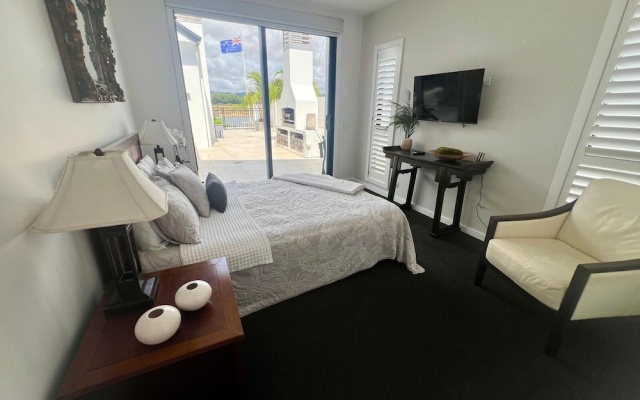The Whitianga Waterways Boathouse – Guest Rooms – Whitianga