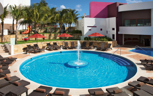 Krystal Grand Cancun