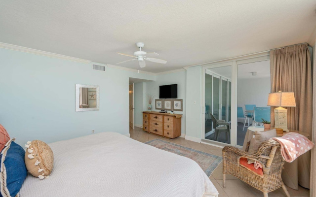 Shoreline Towers 1095 2 Bedroom Condo