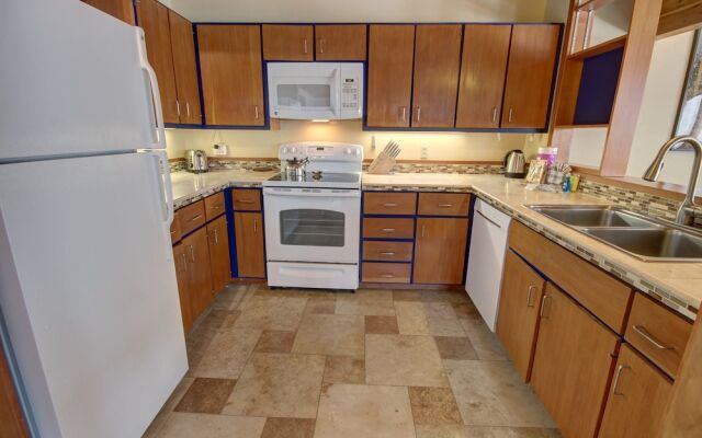 Tennis Townhomes 1335