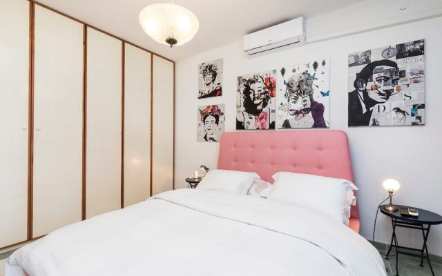 Room Alma 1