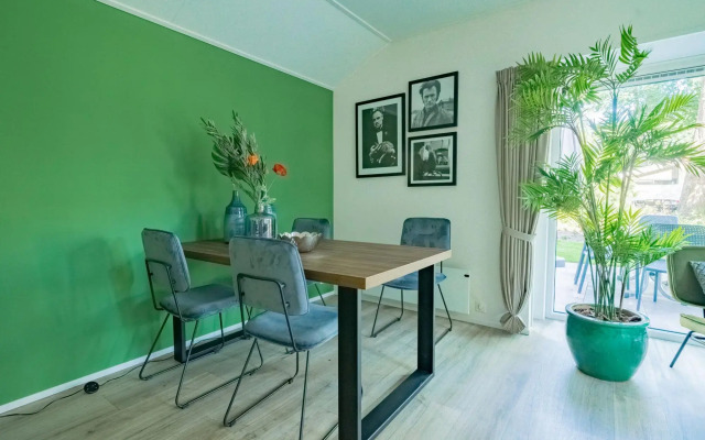 Modern Chalet With Dishwasher, Near Utrecht