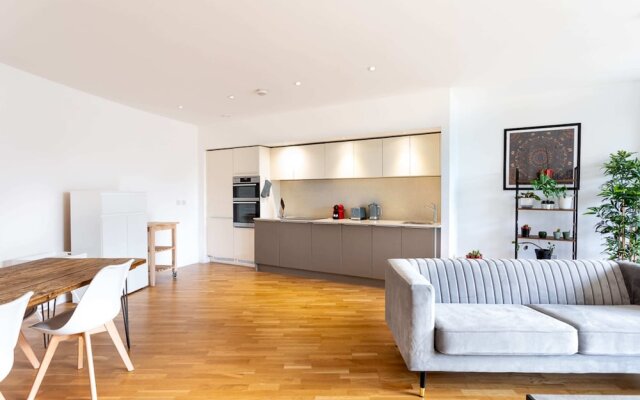 Modern Chiswick Apartment