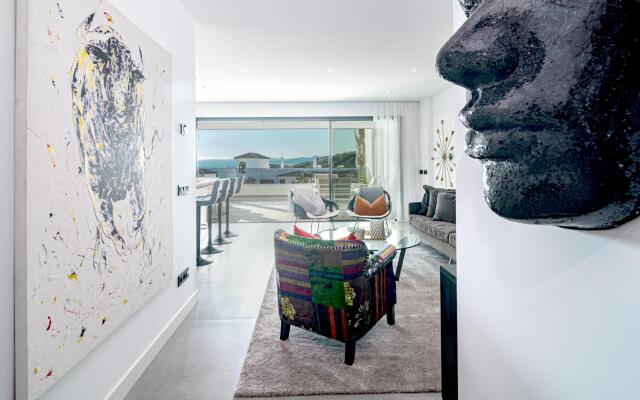 LAE13.1D- Apotel  Estepona hills by Roomservices