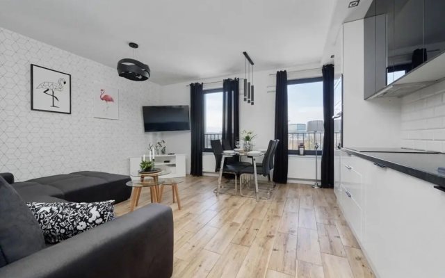 Stylish & Spacious Apartment by Renters