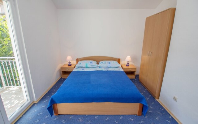 Apartments Vrlika