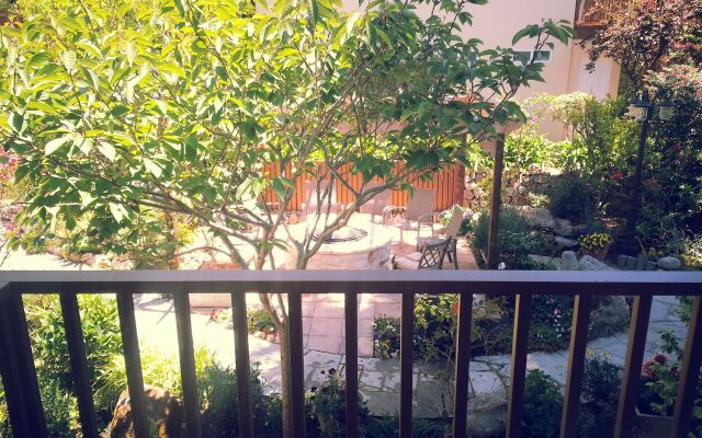 Vendange Carmel Inn & Suites