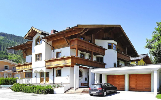Apartment in Filzmoos with a balcony