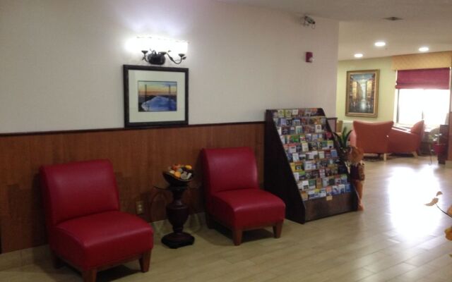 Baymont Inn and Suites Savannah Garden City